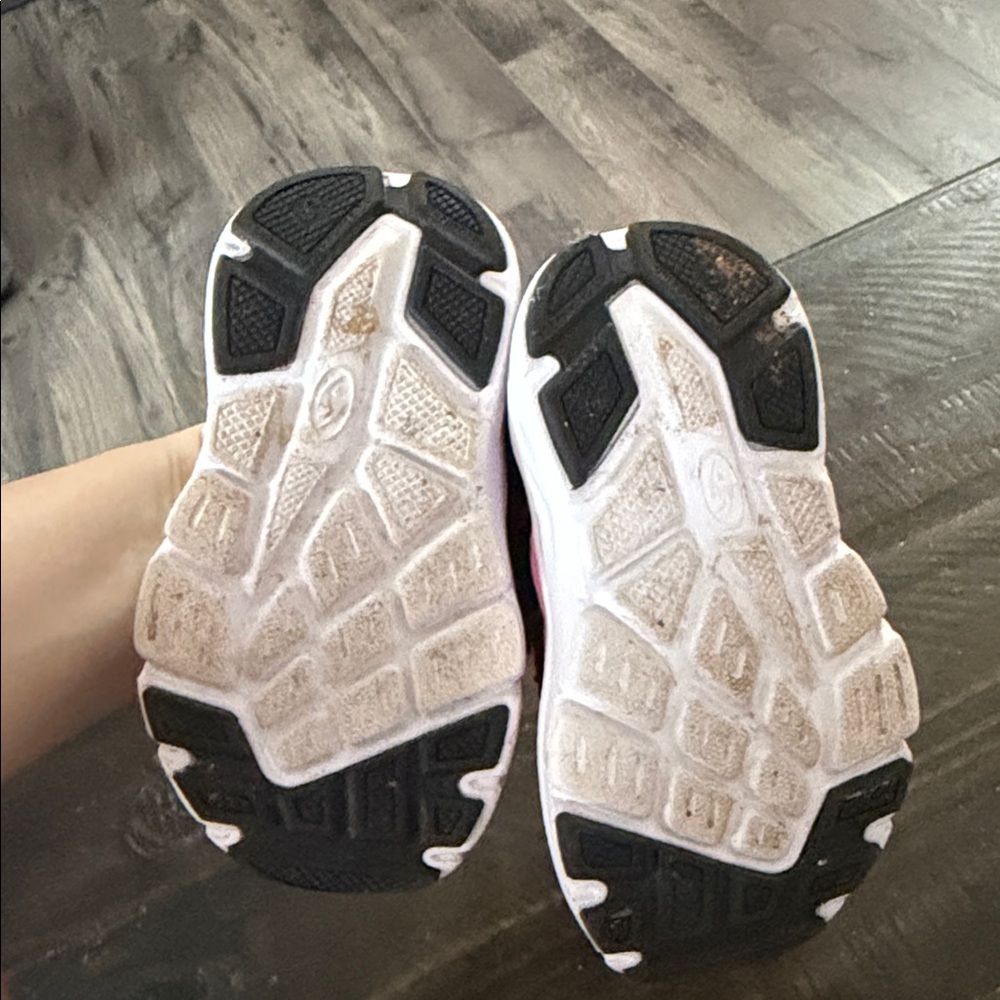 Wonder Nation toddler Pink crocs and athletic works tennis shoes - Picture 4 of 4